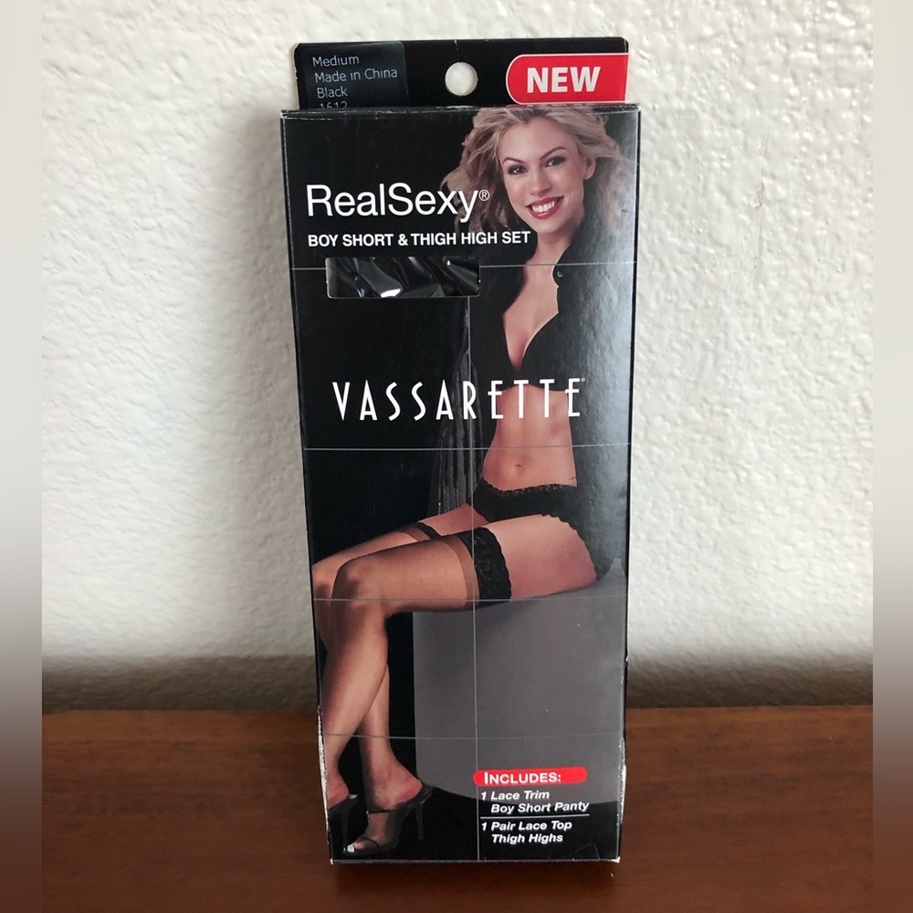 Vassarette Real Sexy boy short & thigh high Set black medium lace trim net